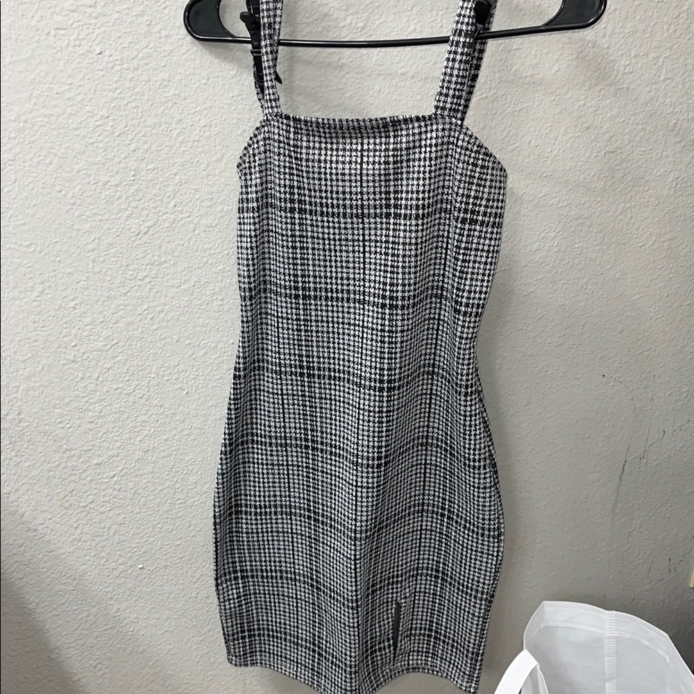 Black and White Houndstooth Bodycon Dress